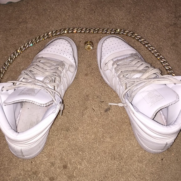 Adidas top 10. Size 11. All white. - Picture 4 of 5